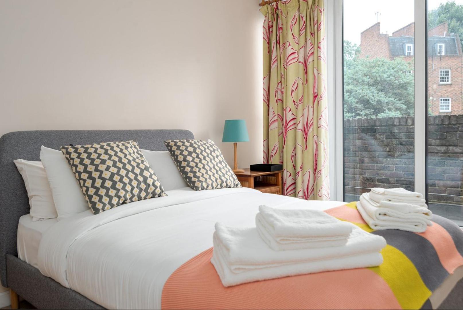 Guestready - Lovely Ground Floor Duplex With Patio In Southbank Apartment Лондон Екстериор снимка