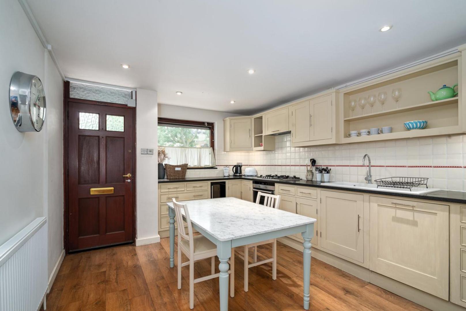 Guestready - Lovely Ground Floor Duplex With Patio In Southbank Apartment Лондон Екстериор снимка