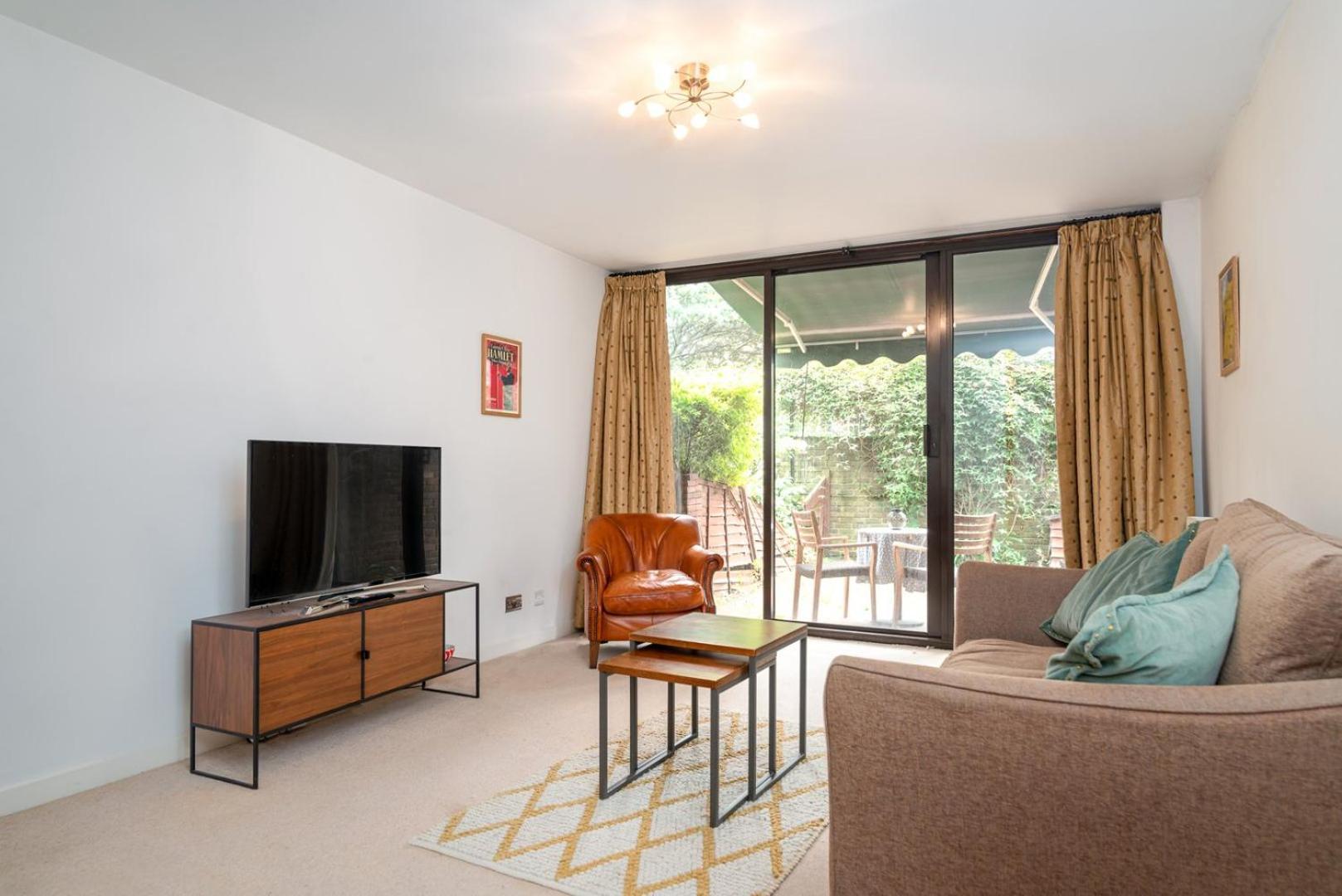 Guestready - Lovely Ground Floor Duplex With Patio In Southbank Apartment Лондон Екстериор снимка