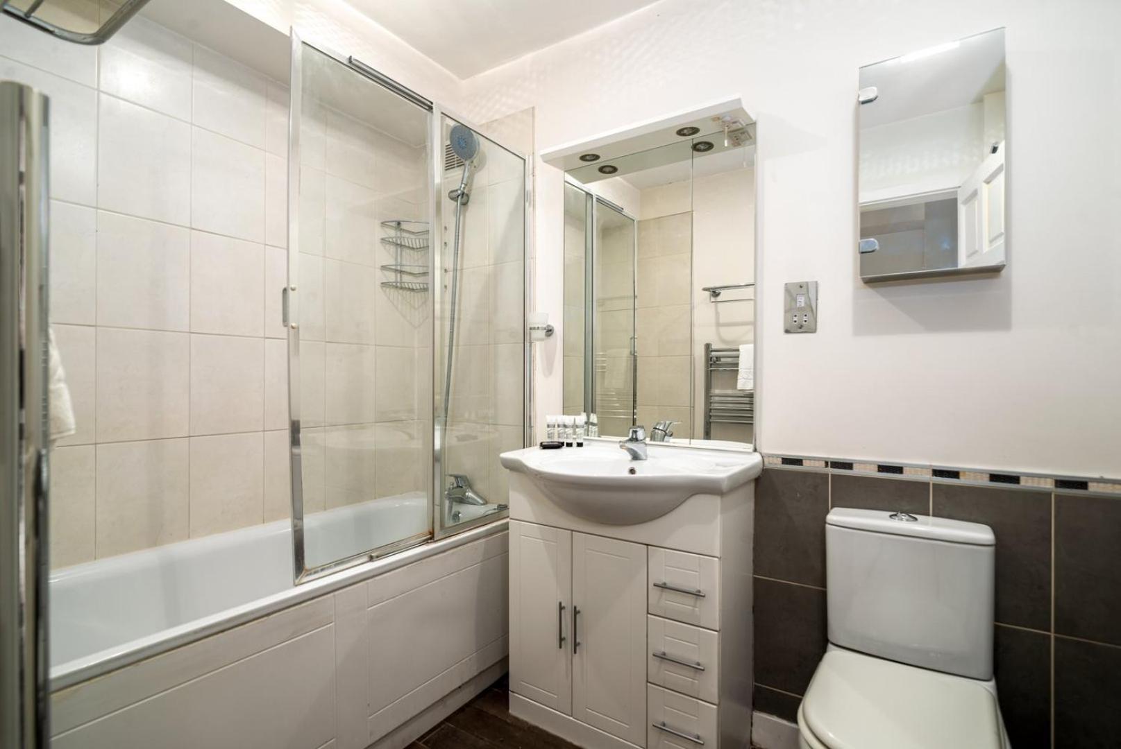 Guestready - Lovely Ground Floor Duplex With Patio In Southbank Apartment Лондон Екстериор снимка